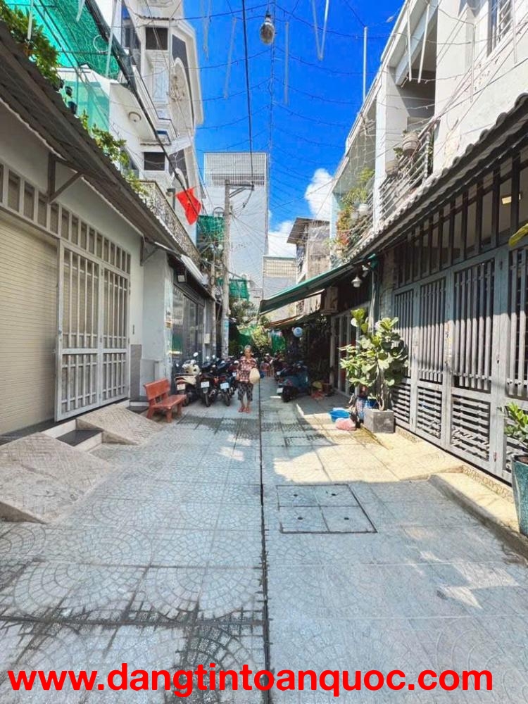 Hẻm 1/ - Hẻm Xe Hơi - Chỉ Nhỉnh 4 Tỷ - Bình Tân - Nhà Đẹp - Gần Chợ,Trường Học - Giáp Tân Phú - Sát 