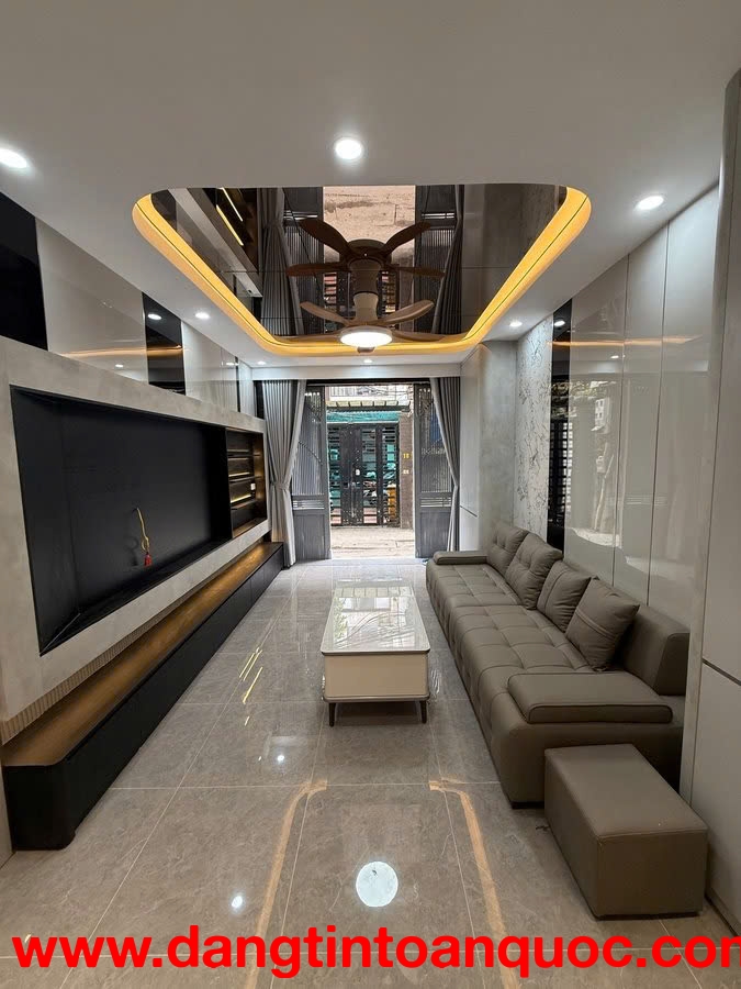 Bán CHDV Quan Nhân gần ôtô, 38m2-5T, full nội thất mới xịn xò cực đẹp, giá 11 tỷ