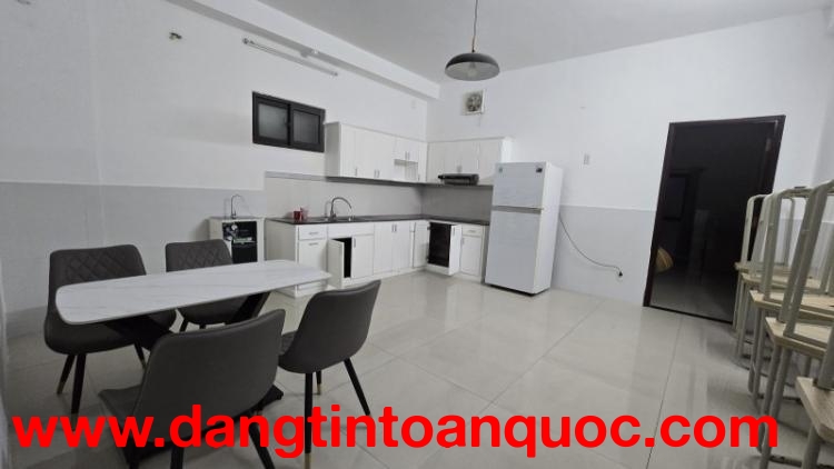 ► MT Hải Phòng gần Chợ Đêm, 110m2, (+ 190m2 ngoài sổ), 7 tầng hiện đại 6 căn hộ Studio