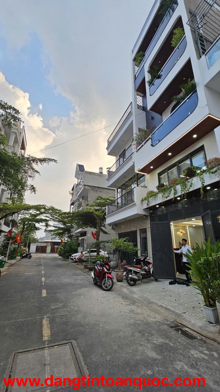 Nhà Mặt Phố Khu 307 Bàu Cát 33m2, 2 Tầng, Sổ Hồng Riêng, Giá 15 Tỷ! LH: 0898333313