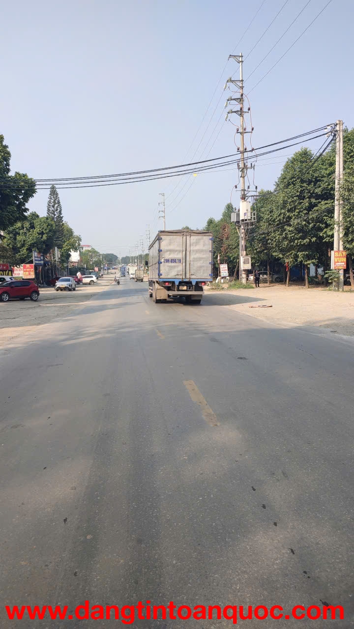 Bán gấp thu hồi vốn bán đất ngoại thành HN mặt tiền 7m sát hồ sinh thái sổ đỏ sẵn sàng.