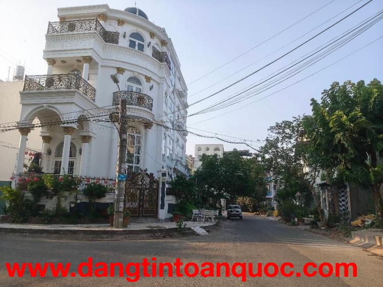 Bán nhà mặt tiền đối diện bến xe Quận 8, gần công viên 7x20, 4 tầng 0931172218