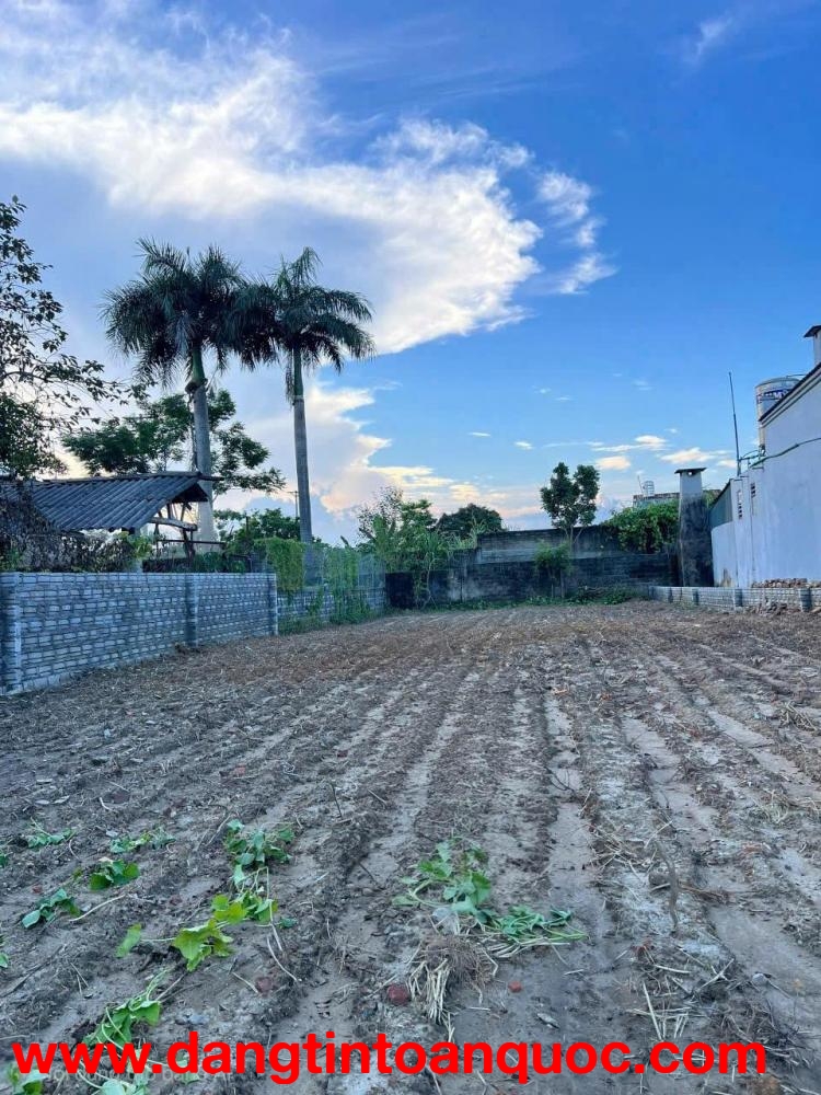 E cần chuyển nhượng lô đất xây Biệt Thự & Nhà vườn tại phường Nông Tiến, Tuyên Quang