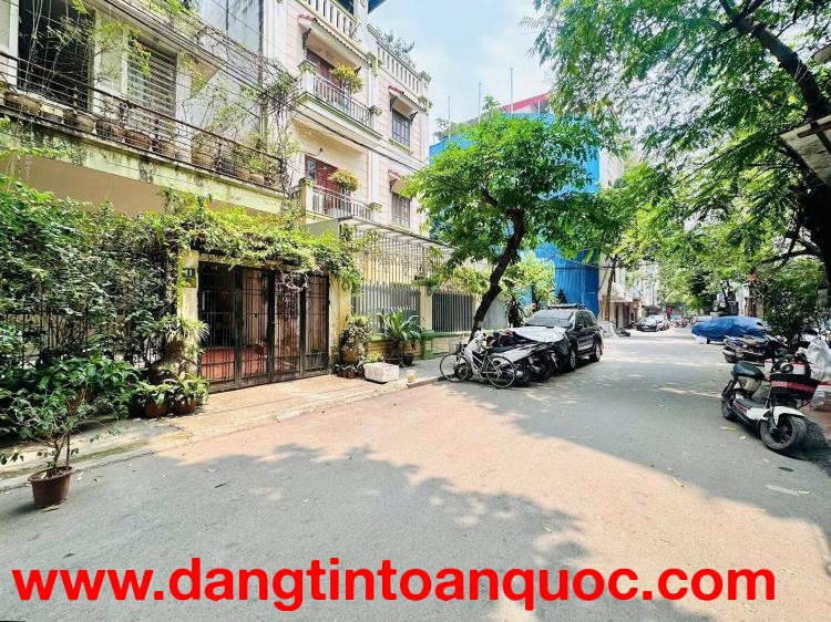 Bán nhà 5 tầng phố Lạc Long Quân, Tây Hồ, ô tô lùi cửa, kinh doanh, 45m, 5 tầng, 12.6 tỷ
