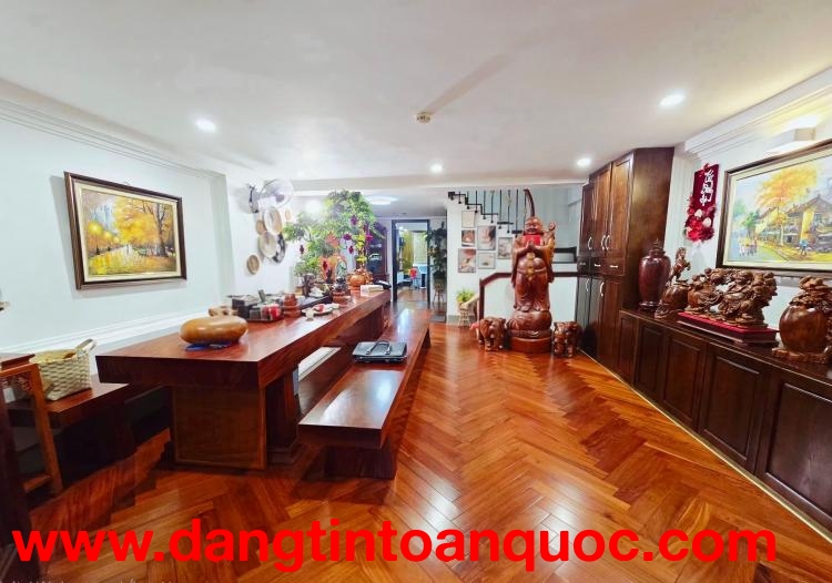 BÁN BIỆT THỰ CỔ LINH 80M2- 7 TẦNG- ĐẲNG CẤP THƯỢNG LƯU- 3X TỶ