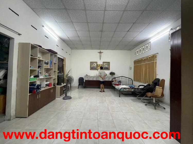 Bán nhà Mặt tiền Nghĩa Hòa -  gần Cách Mạng tháng 8, 12x12m, 2 Tầng cũ, 1 đời chủ, 15,9 tỷ.