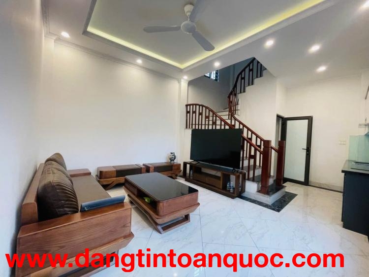 ???? Nhà đẹp – ô tô đỗ cửa – 31m² tại trung tâm Thạch Bàn nhỉnh 6 tỷ !