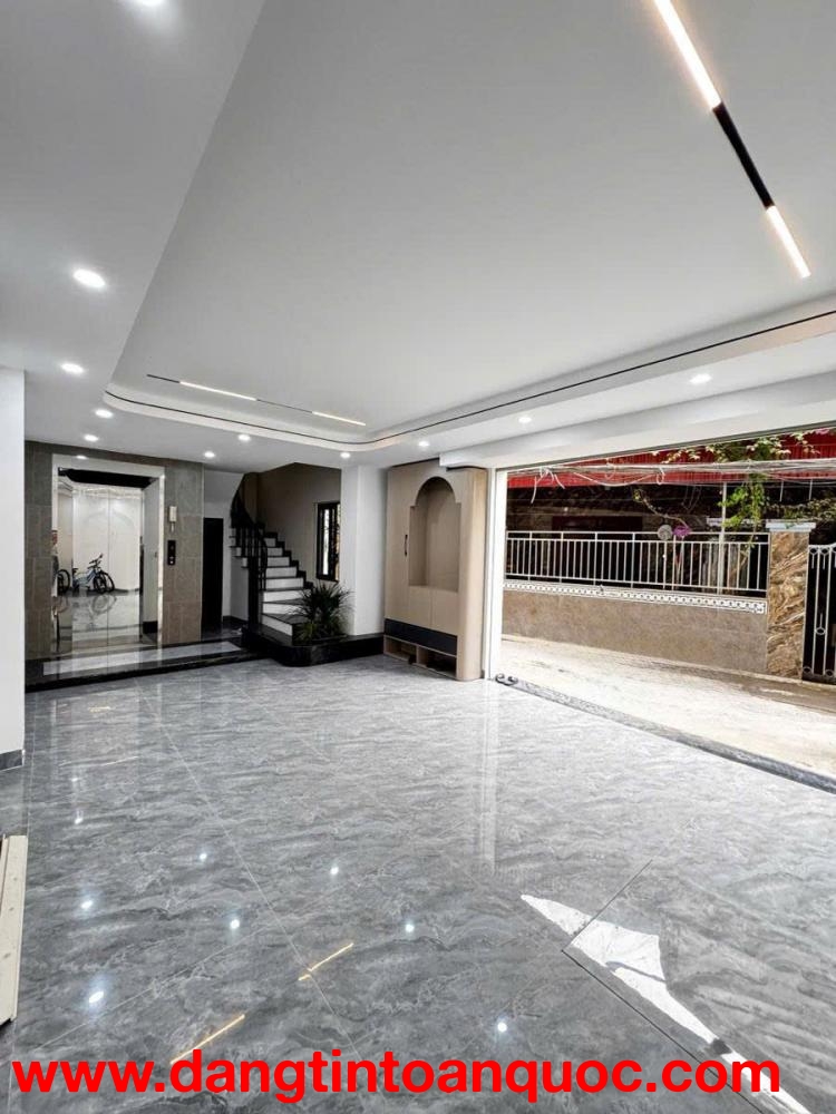 Bán nhà Cổ Linh 50m 6 tầng MT11.5m thang máy gara ô tô 12 tỷ