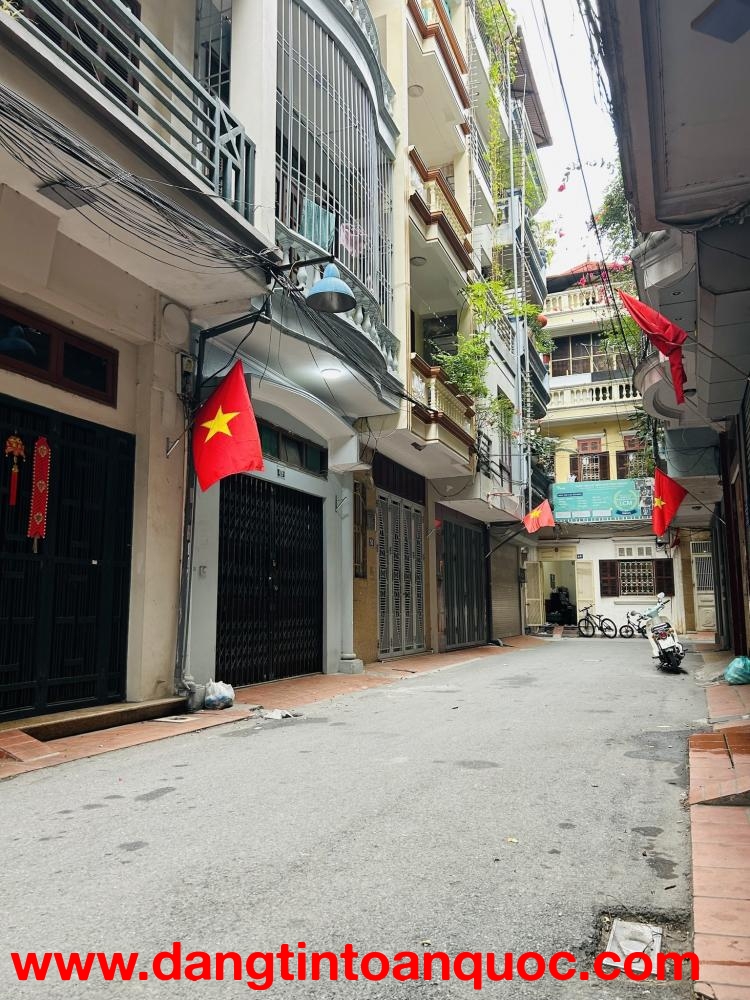 Bán nhà phố Mai Anh Tuấn, Đống Đa, ngõ ô tô, gần hồ, dân trí cao, 38m, 5 tầng, 10.5 tỷ