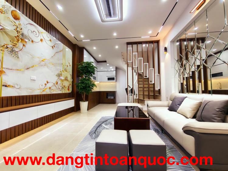 Bán nhà phố Tôn Đức Thắng, Đống Đa, nhà xây mới, sẵn nội thất, gần phố, 37m x 5T, 9.2 tỷ