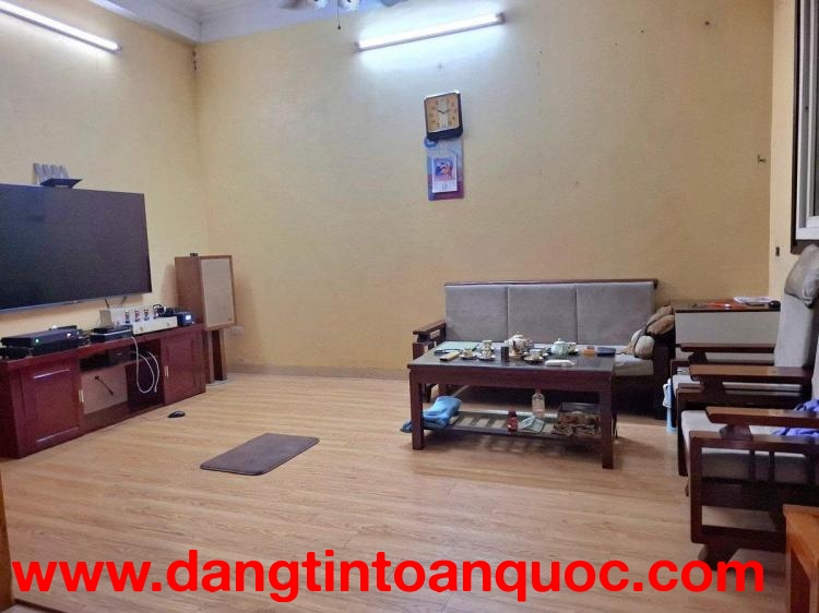 NGUYỄN ĐÌNH HOÀN – MỘT CĂN NHÀ NHỎ, NHƯNG GIÁ TRỊ KHÔNG HỀ NHỎ