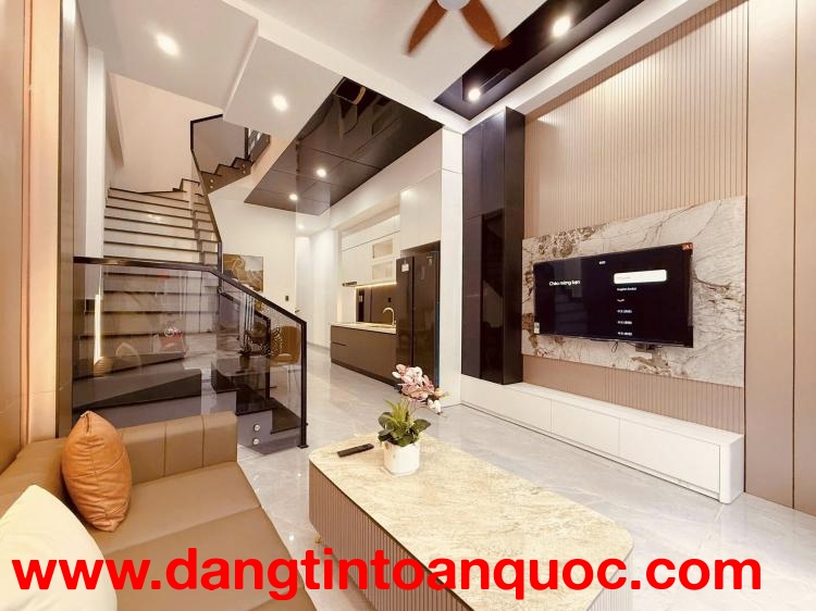 Nhà 3 tầng kiệt Lê Đình Lý, gần Nguyễn Văn Linh -FULL nội thất