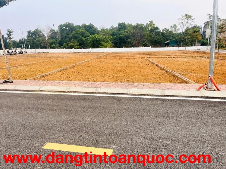 ĐẤT HOÀ LẠC CHÍNH CHỦ NHỈNH 2 TỶ/LÔ