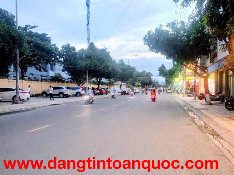 BÁN NHÀ 3 TẦNG – HẺM 2 MẶT TIỀN DÃ TƯỢNG – GẦN BIỂN & CHỢ - OTO RA VÔ THOẢI MÁI và???? 11 TỶ 300