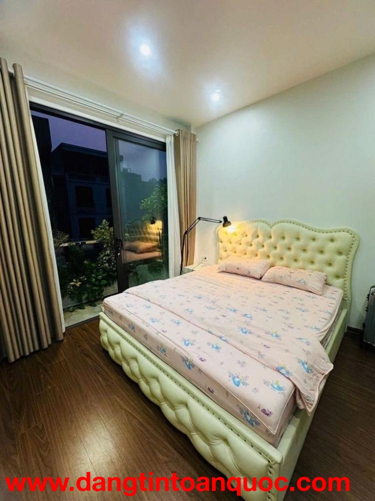 Bán nhà Ngọc Thụy- Ngõ Nông- Sát ô tô- 33m 5 tầng full NT nhỉnh 6 tỷ(TL)