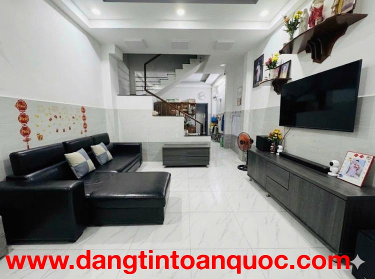 ✈️5’’ TỚI SÂN BAY TSN  NGAY VINCOM QUANG TRUNG  51m2 (4.2 x 12) VUÔNG A4  3 TẦNG ĐÚC - 2PN, 3WC - SÂ