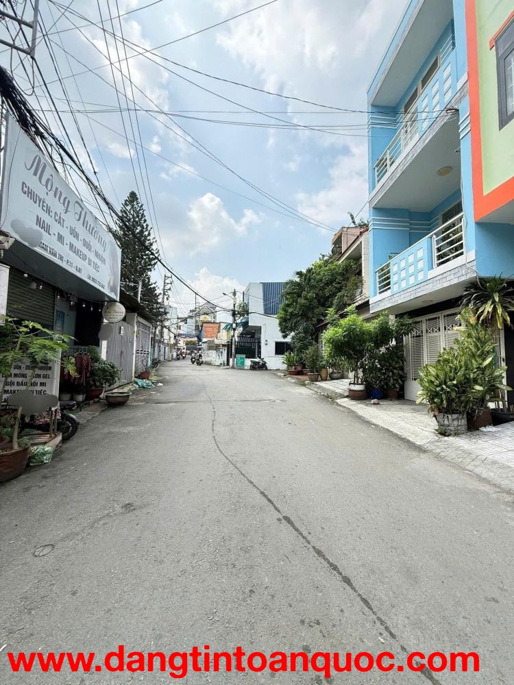 Bán nhà Hẻm 8m Phan Văn Trị ngay gần Phạm Văn Đồng, 4,7x20m, 2 Tầng, Chỉ 11 tỷ.