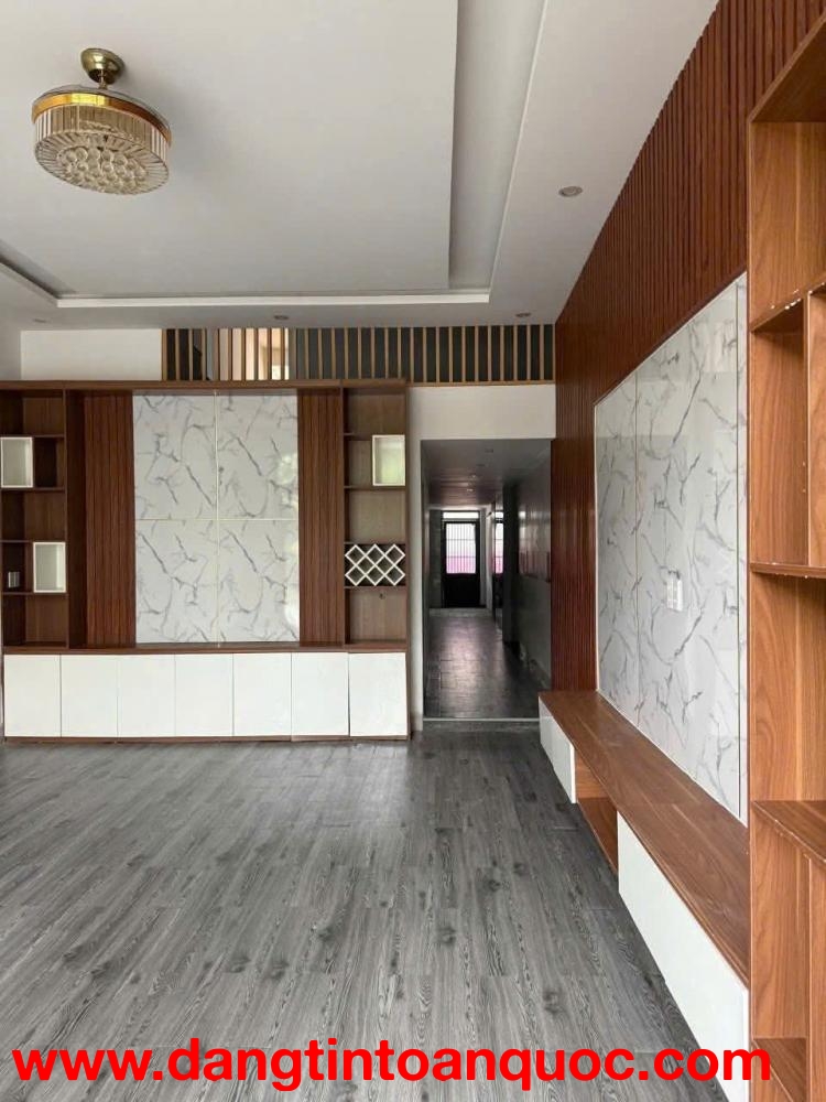 ????????Bán nhà 2 tầng mặt tiền 7,5m đường Trịnh Khắc Lập