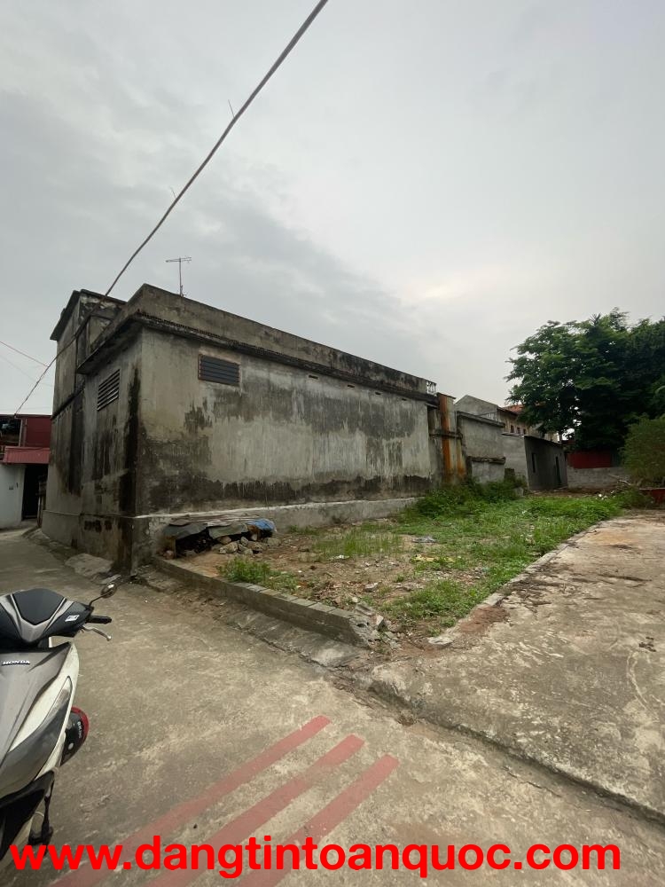 SÂN VẬN ĐỘNG TRỐNG ĐỒNG- LÔ GÓC- NGÕ THÔNG- GIÁ HƠN 3 TỶ