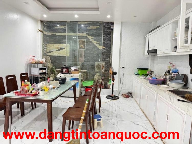 SỐNG CHẬM BÊN SEN TÂY HỒ – NHÀ ĐẸP TRỊNH CÔNG SƠN