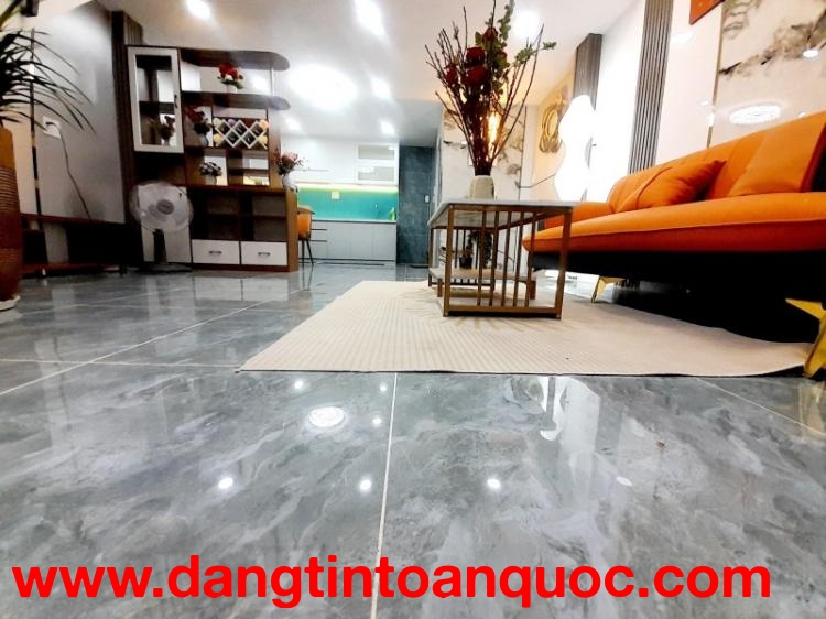 Bán nhà 2 Tầng Linh Xuân ĐẸP lung linh,đầy đủ nội thất xịn xò,SHR.Đường ô tô