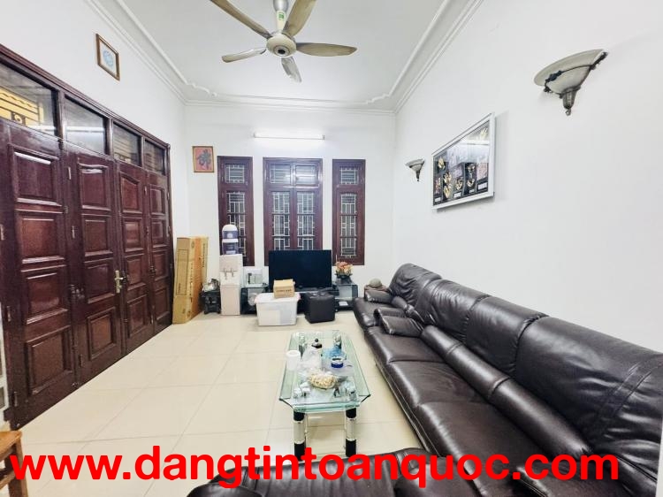 ????HIẾM QUÁ????Phân lô Xuân Thủy 40m 5T, ô tô tránh nhau, KD, chỉ hơn 12 tỷ