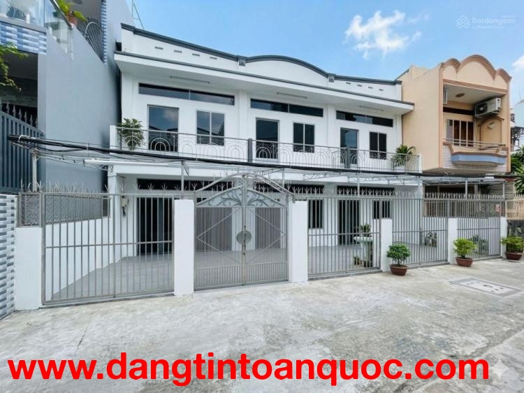 BÁN ĐẤT TẶNG DÃY TRỌ CẤP 4 SÁT CẦU CHÀ VÀ - 360m2  NGANG 20m NỞ HẬU TÀI LỘC - CHỈ HƠN 17 TỶ.