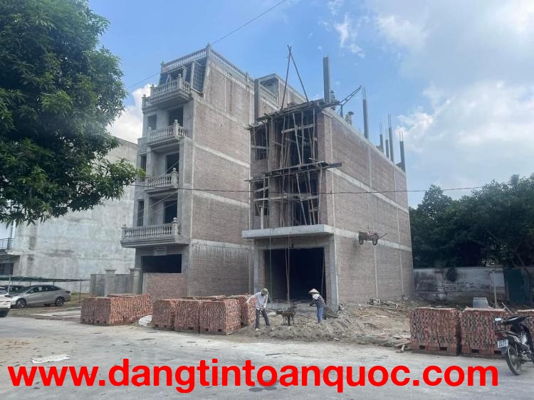 Tôi cần bán 3 mảnh đất chính chủ có diện tích 100 - 117m2 full sổ đỏ mặt tiền 7-10m, xây được 5 tầng