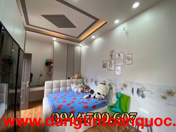 SIÊU PHẨM NHÀ 3 TẦNG XE HƠI QUAY ĐẦU TRUNG TÂM NHÀ BÈ NHỈNH 6 TỶ