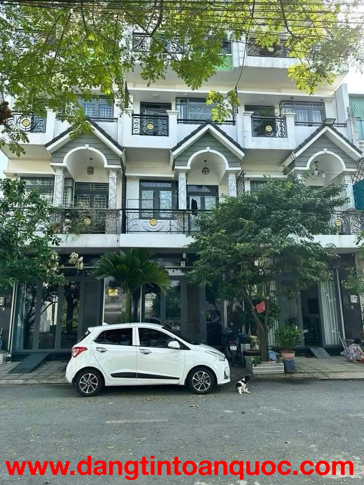 BÁN NHÀ 3 LẦU + 2 SÂN THƯỢNG – KHU PHÂN LÔ ĐƯỜNG 13M – LÊ THỊ RIÊNG, Q.12