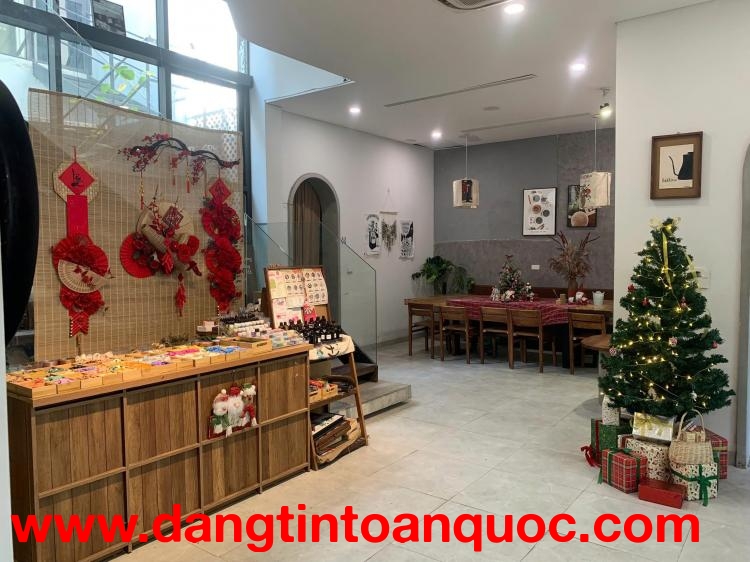 SANG NHƯỢNG QUÁN CAFE WORKSHOP HIỆN ĐẠI – VẬN HÀNH ỔN ĐỊNH Địa chỉ: Foresa 6D Tasco Xuân Phương, Nam