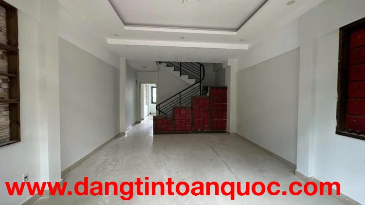 Cho thuê nhà mặt tiền 8 phòng Phạm Ngọc Thạch phường 6 Đà Lạt