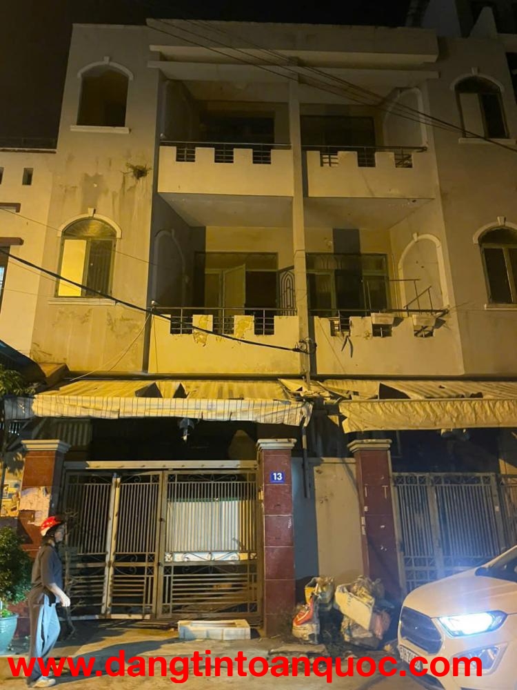 BÁN NHÀ (10x24) MẶT TIỀN ĐÔNG HƯNG THUẬN 45, TÂN HƯNG THUẬN, Q12