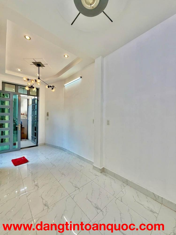 4 TẦNG LẦU - HẺM XE HƠI - 28m2 - THÍCH QUẢNG ĐỨC - F.5 PHÚ NHUẬN - 4.x TỎI