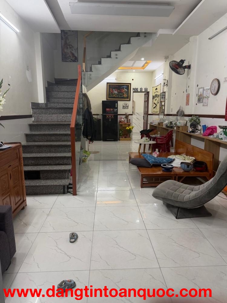 Bán nhà 2 tầng mặt tiền Cách Mạng Tháng 8 65m2 giá 7 tỷ 1