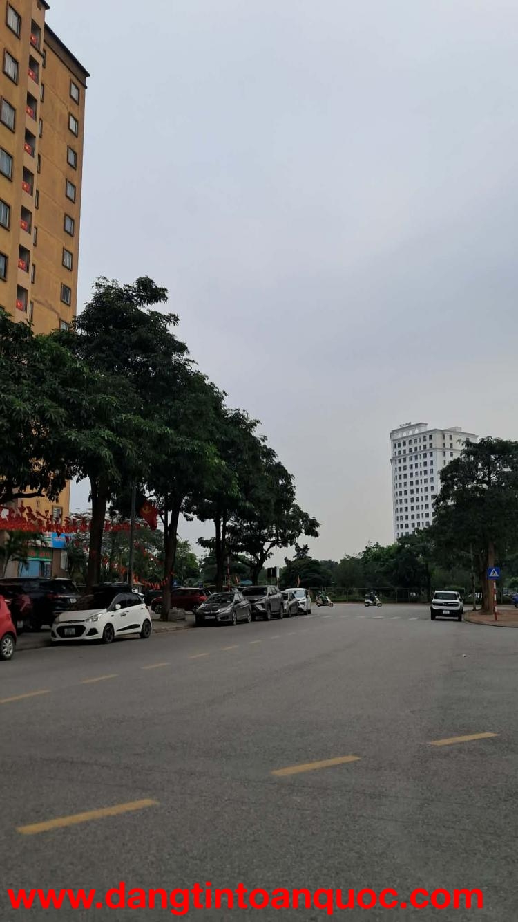 BÁN ĐẤT VIỆT HƯNG 250M2- MT 10M- NGÕ NÔNG- Ô TÔ TRÁNH- HƠN 40 TỶ