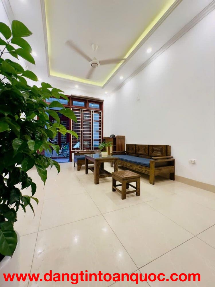 ???? BÁN NHÀ TRUNG TÂM THẠCH BÀN – 5 TẦNG – Ô TÔ ĐỖ CỔNG – 32M²