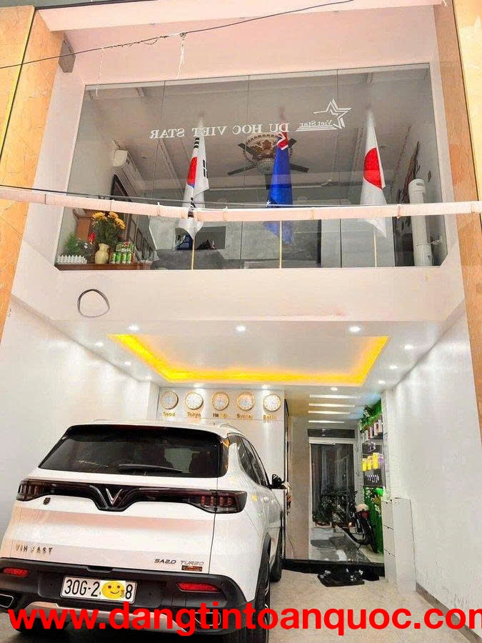 HÀNG XÓM ĐSQ HÀN QUỐC, CHUẨN SỐNG QUỐC TẾ, ĐẲNG CẤP NGẦM

Phố Xuân Đỉnh, 60m², 8 tầng thang máy, mặt