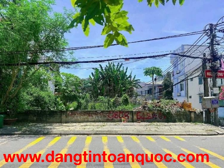 Bán lô đất 3 mặt tiền Sơn Trà, Phó Đức Chính, 299m², sát biển, giá 36 tỷ