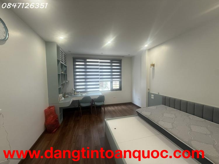 ????Độc nhất vô nhị Trần Quốc Hoàn 45m 7T thang máy KD Ô tô vào nhà, nhỉnh 25 tỷ