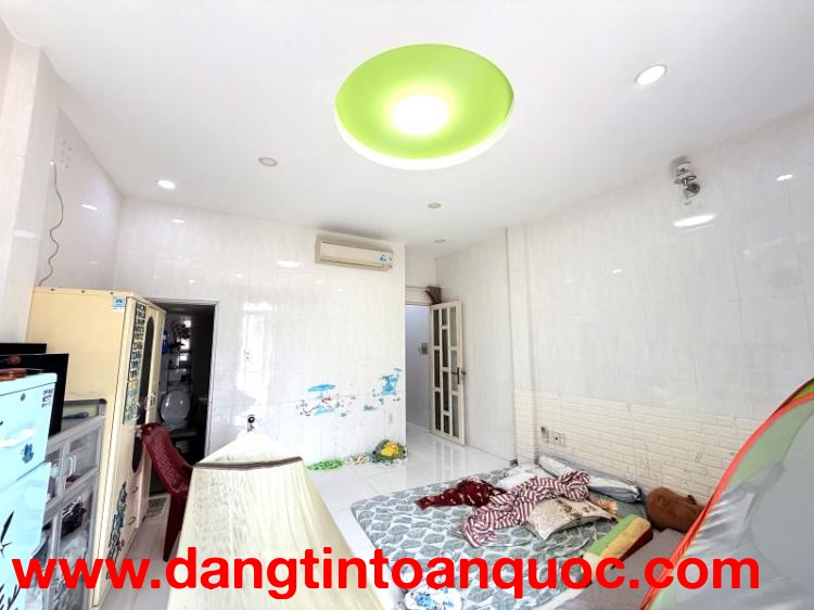 Cực Hiếm Nhà 3 Tầng Bình Chiểu Thủ Đức – 45M² HXH – Gần Chung Cư Stown – Giá Tốt 3.x Tỷ