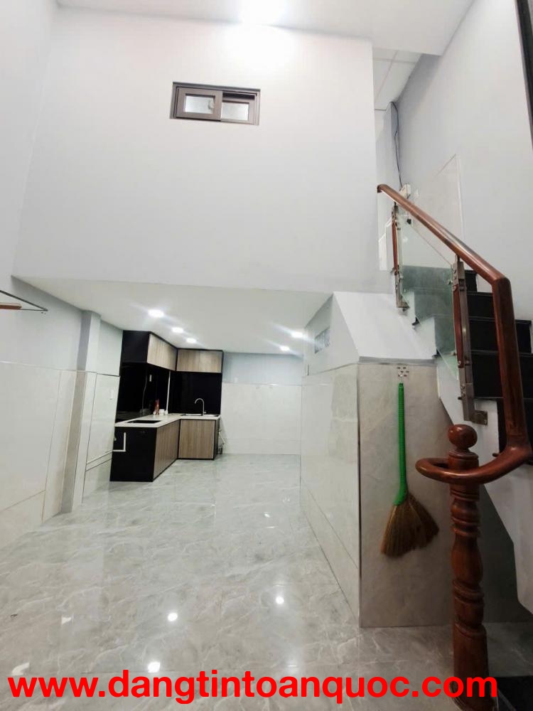 Bán nhà BHH Bình Tân- 4x7 đúc 2 tầng gần hẻm xe hơi chỉ  2.68 tỷ