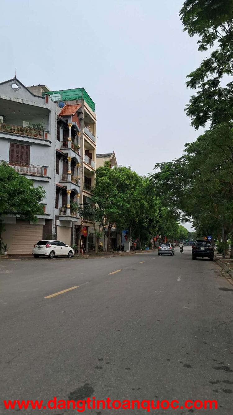 BÁN ĐẤT MP PHÚC LỢI 86M2- LÔ GÓC- VỈA HÈ - VIEW VINHOMERIVERSIDE- 30 TỶ