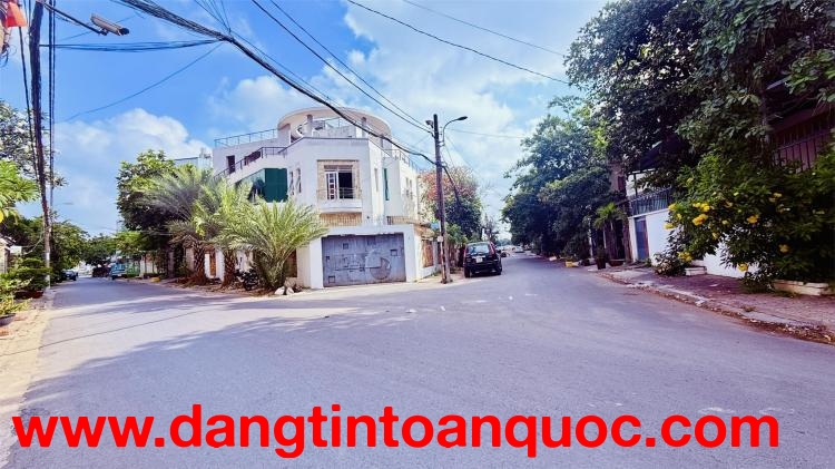 BIỆT THỰ CHDV CAO CẤP,  GẦN BỜ KÊNH THAM LƯƠNG, DT 320M2, 4 TẦNG GIÁ 39 TỶ.