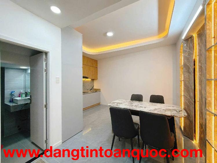4 TÂNG - XE HƠI NGÚ TRONG NHÀ - KÊ BÊN PHÚ MỸ HƯNG - NHÀ MỚI VÀO Ở NGAY - Đ. NGUYỄN THỊ THẬP - F. TÂ