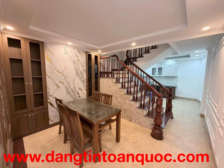 LẠC LONG QUÂN – Ô TÔ TRÁNH – NHÀ 6 TẦNG TINH TẾ, GIỮ TRỌN GIÁ TRỊ SỐNG VEN TÂY HỒ