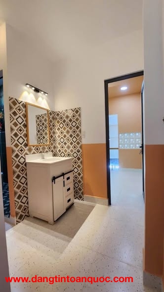 NHÀ MỚI LÔ GÓC VỪA Ở VỪA KINH DOANH CHỈ 100TR/M2 - HẺM THÔNG TỨ TUNG - NỞ HẬU TÀI LỘC - VÀI BƯỚC RA 
