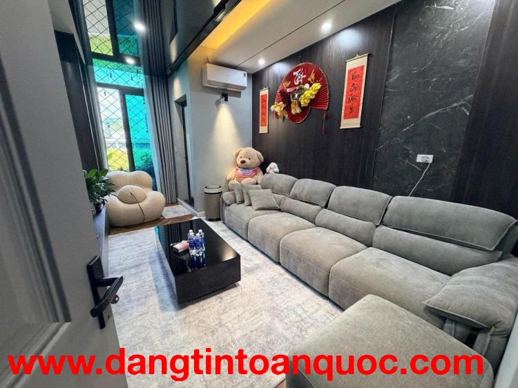 LÒ ĐÚC – NHÀ ĐẸP Ở NGAY – 2 THOÁNG HIẾM GIỮA LÕI HAI BÀ TRƯNG