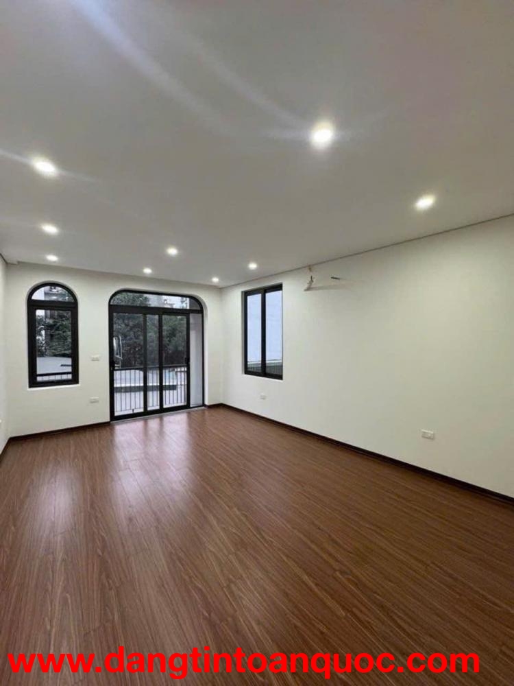 ???? SIÊU PHẨM TRUNG TÂM CỔ LINH – 55m² x 5 TẦNG – THANG MÁY – FULL NỘI THẤT ????