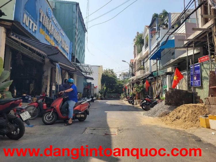 Hẻm 2/ - Đường Xe Hơi Thông - 10 TỶ NHỈNH - BÌNH TÂN - Nhà Đẹp - Giáp Lý Chiêu Hoàng - 100M2(4*25) -